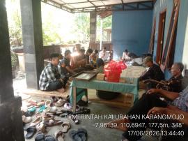 PERTEMUAN RUTIN DAN ARISAN PAMONG DAN DARMA WANITA  KALURAHAN KARANGMOJO